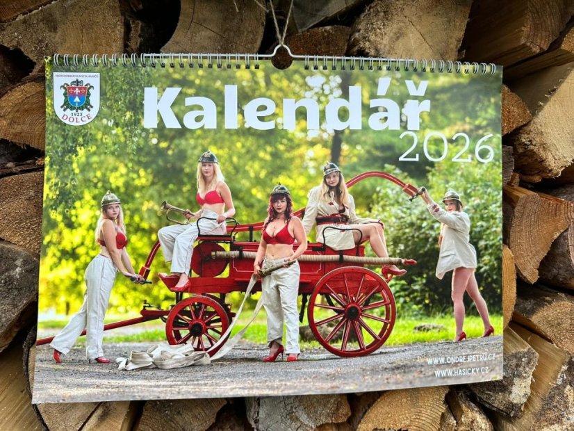 Nástěnný měsíční kalendář na šířku  2026